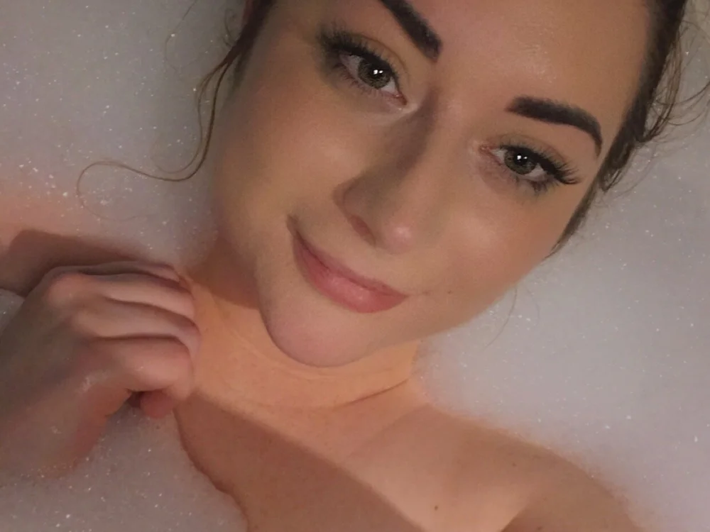 Lustful-Autumn offline chatrum