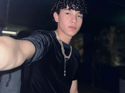 artemis_jones profile