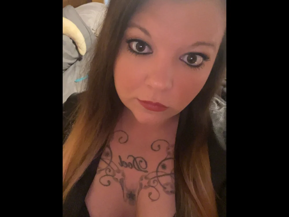 Sluttynoel: офлайн-секс-чат