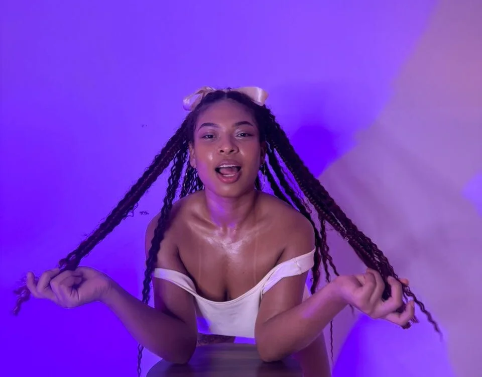 Naomi_Tylers Offline XXX-Chat