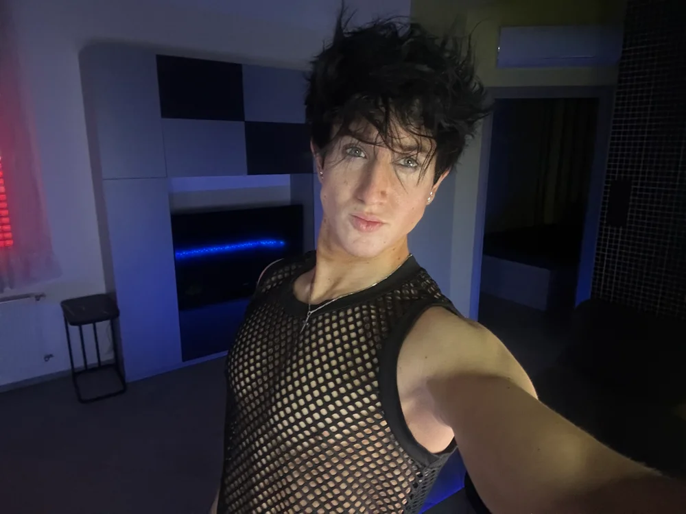 ChristianLevine_ Offline XXX-Chat