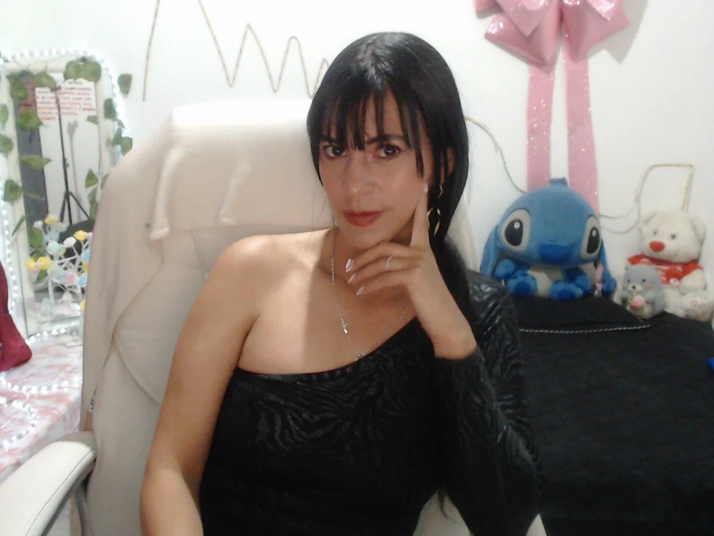 vela2611 Offline XXX-Chat