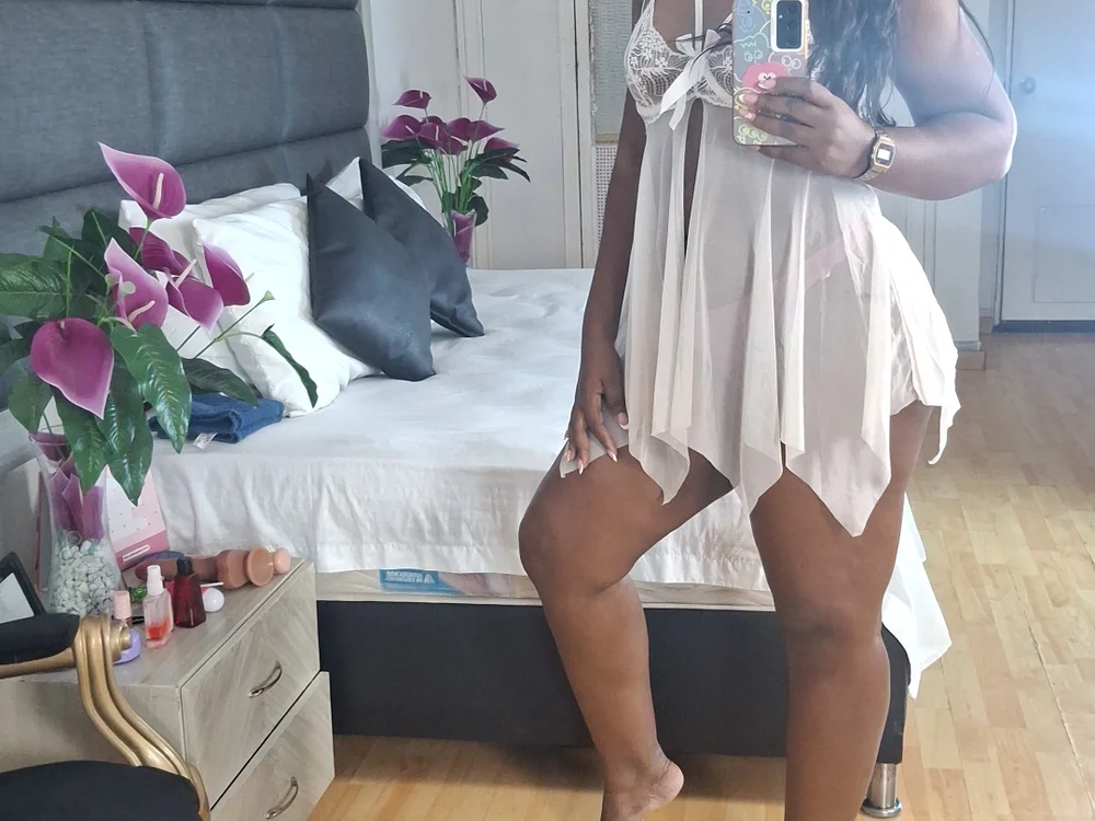 NaomyDixxonn Offline XXX chat