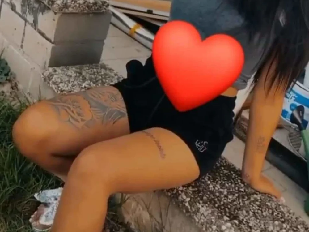 MonicaPssy's Offline XXX Chat
