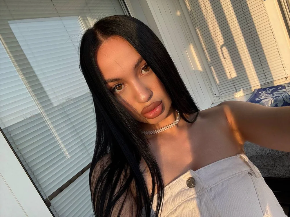 Angels_yummy Obrolan XXX Offline