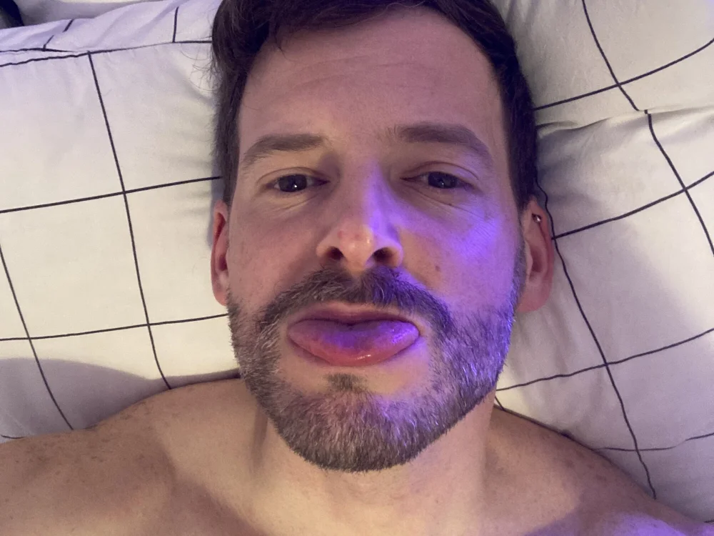 Mecbulln Offline XXX chat