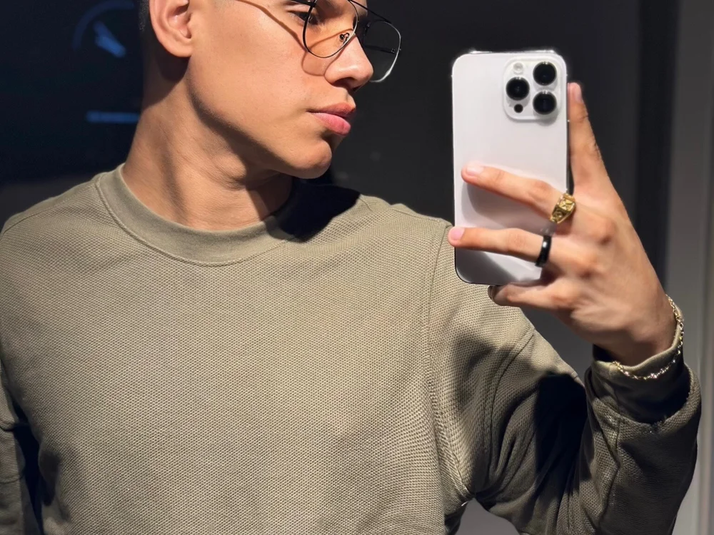 Apol0_69's Offline XXX Chat