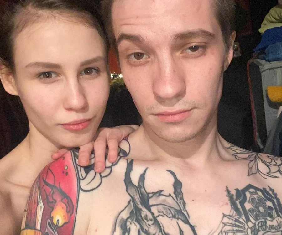 Offline chatovací místnost bro_sis_
