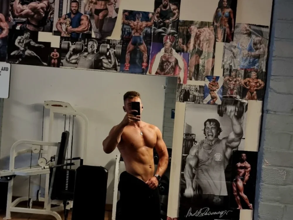 Axel-blue Offline XXX-chat