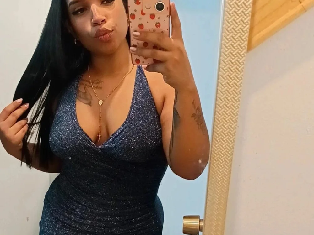 dany0901 Adlı Modelin Çevrimdışı Sohbet Odası