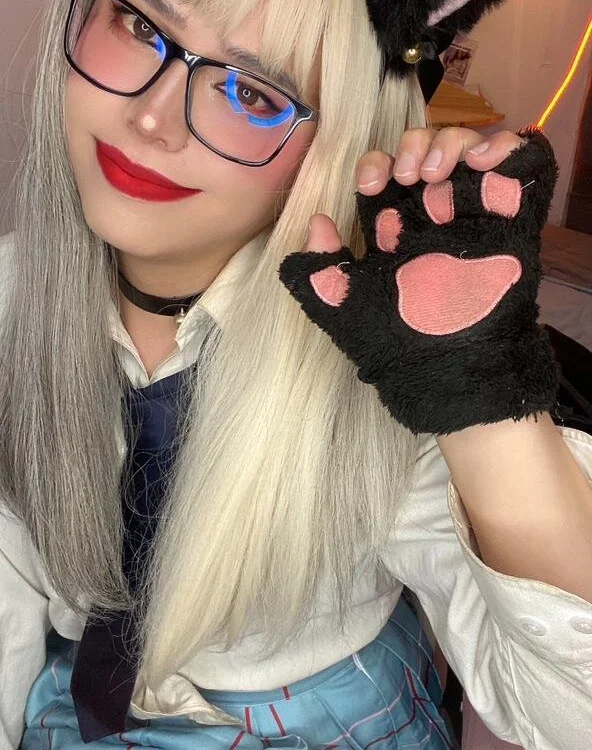 paula_kawaiifu_'s Offline Chat Room