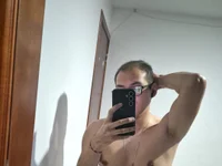 Juan2323hot's webcam live show