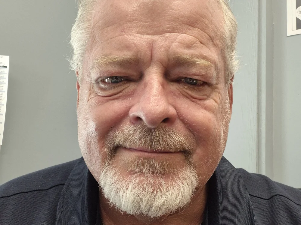Aphrodite59's Offline Chat Room
