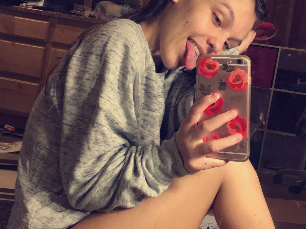 sASSykASSy_ offline chatrum
