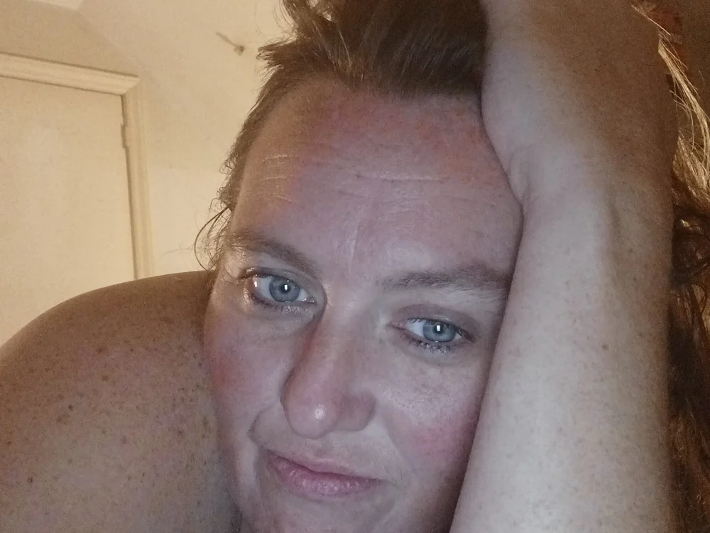 1_hot_squirter's Offline Chat Room