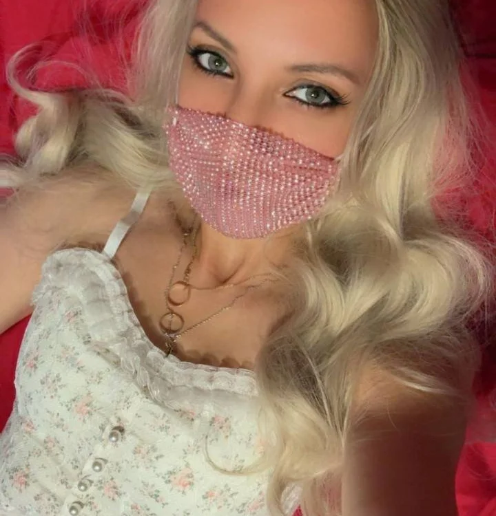 MallyxRouses' Offline Chat Room
