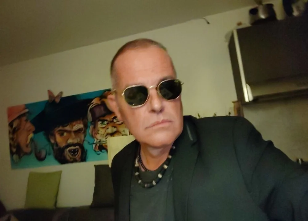 Chris179122 offline chatrum