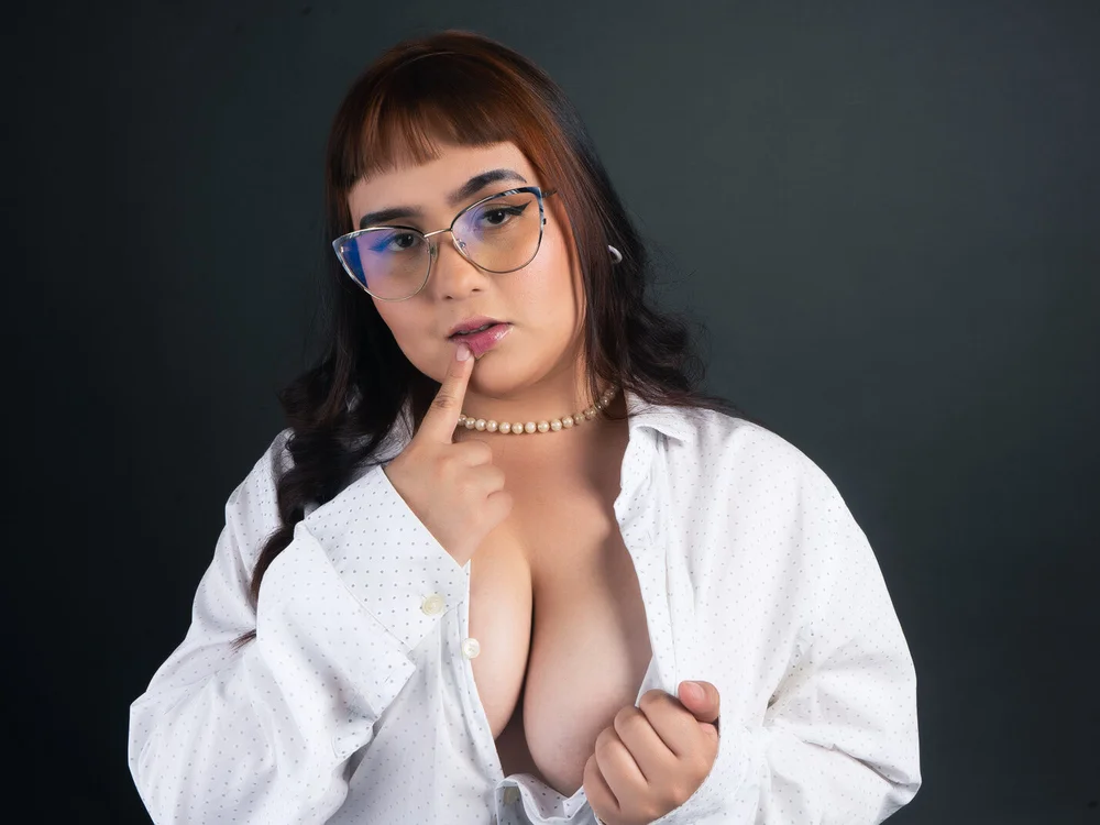 Chat +18 de Sofi_Blake__ ao vivo