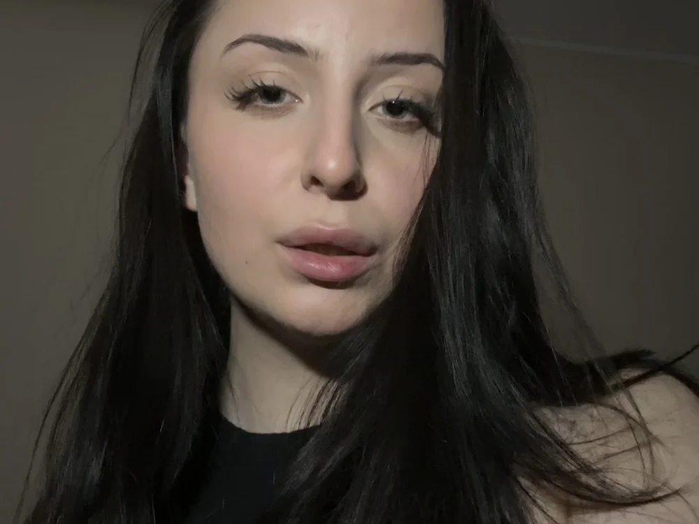 Bad_Cassie's Offline Chat Room
