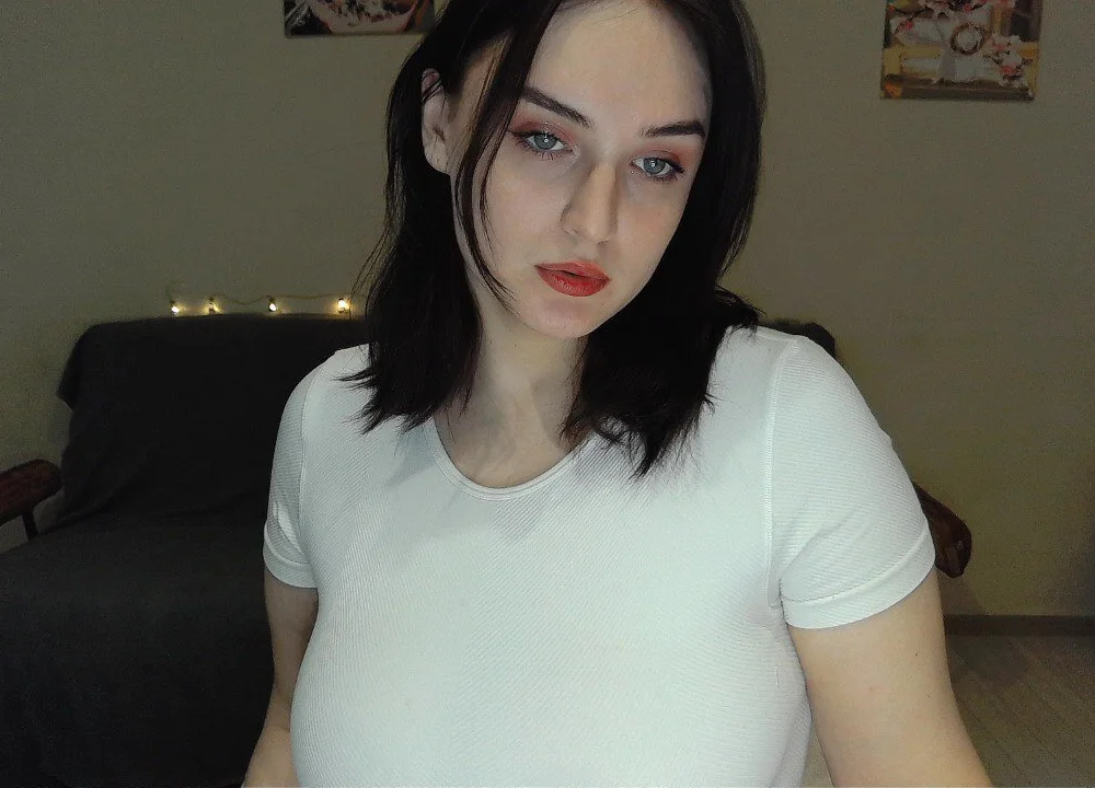 kira__kim's Offline XXX Chat