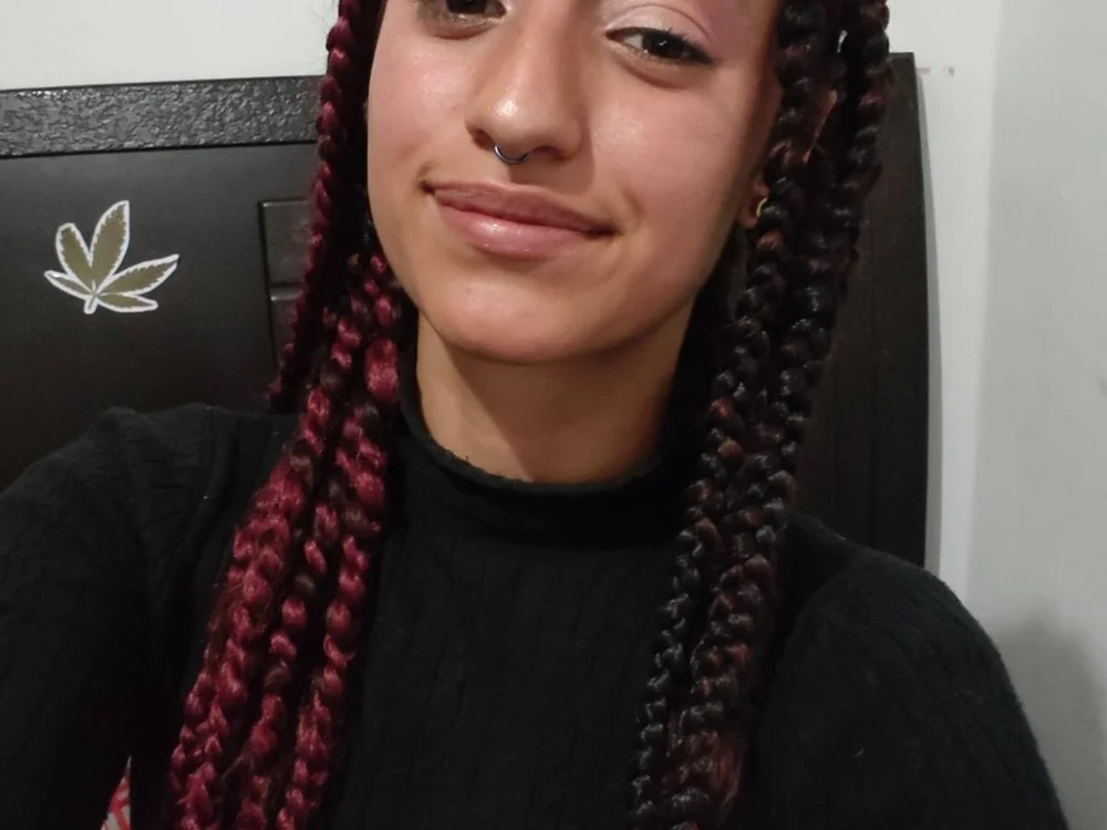 millierose303av's Offline Chat Room