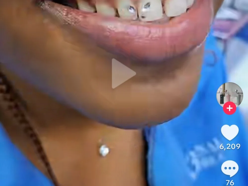 hungrydog18 Chat XXX Ngoại tuyến