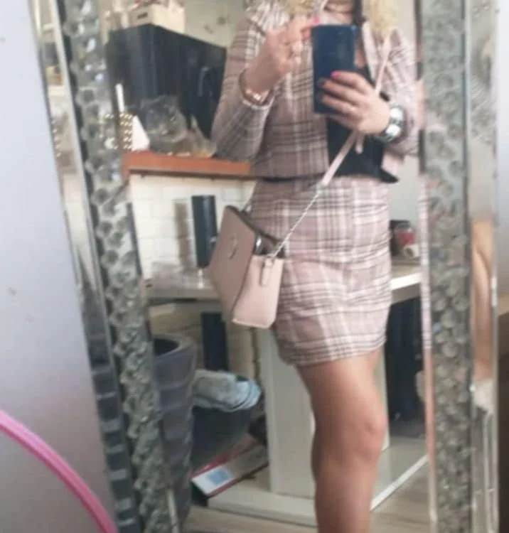 AneLuka3842 離線 XXX 聊天