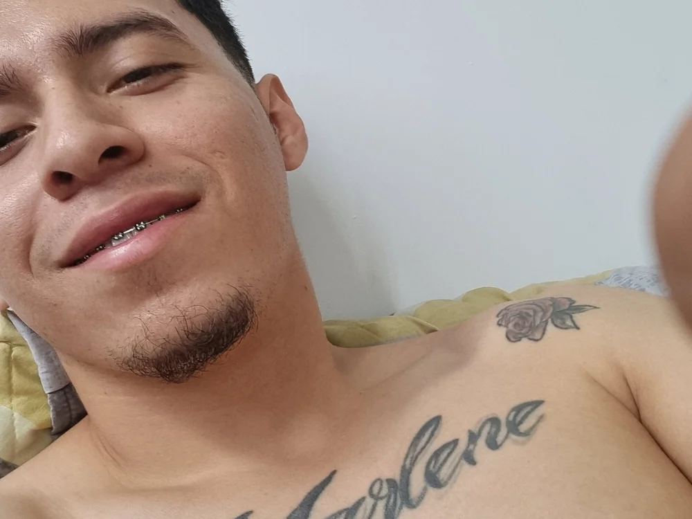 Hotjuan97's Offline XXX Chat