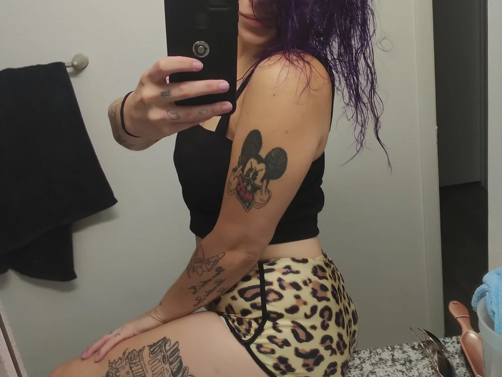 LissaSavageee's Offline XXX Chat