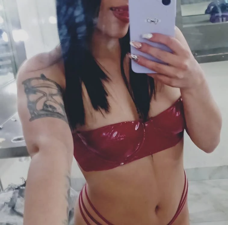 saritahot__ offline chatrum