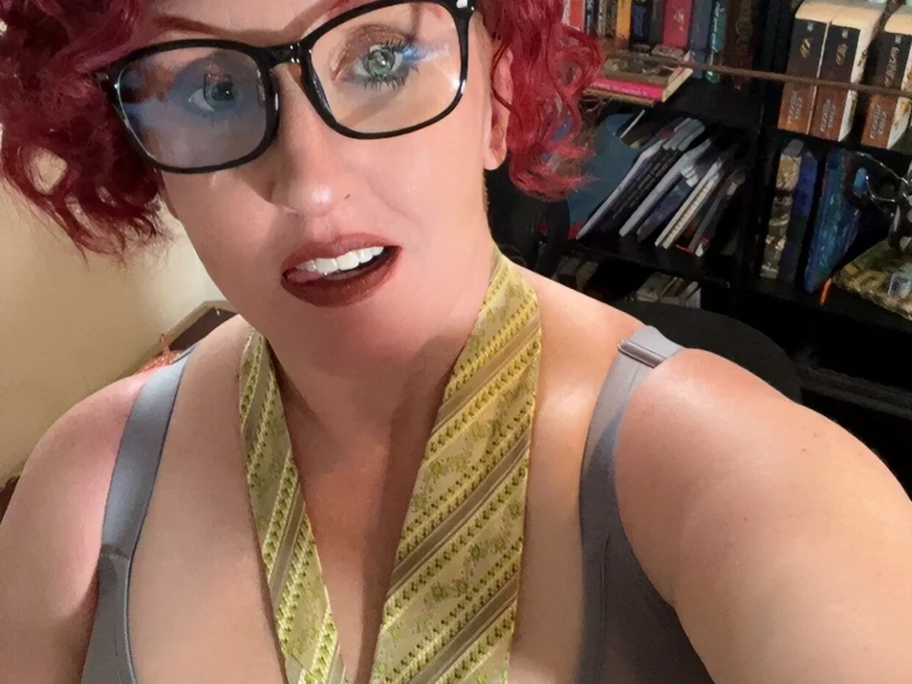 MadamMoonGoddess offline chatrum