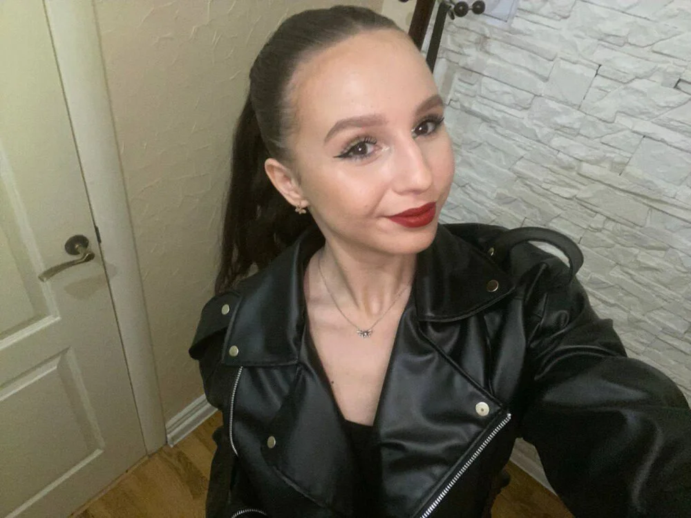 Offline XXX chat SiennaLuni