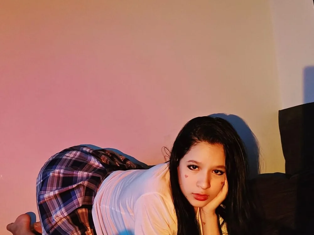 catalina_santana4 Offline XXX-Chat