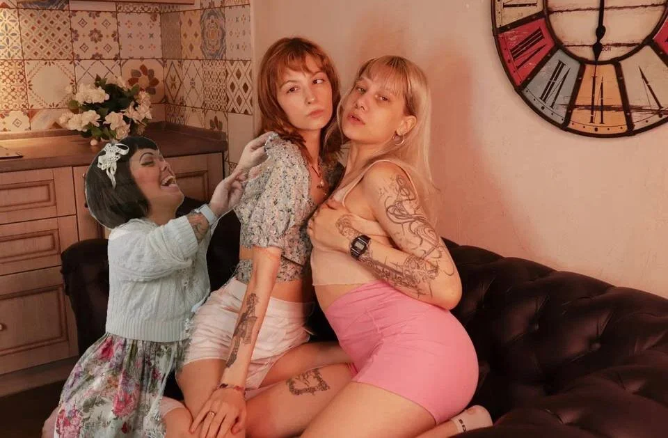 _KindKaty_'s Offline Chat Room
