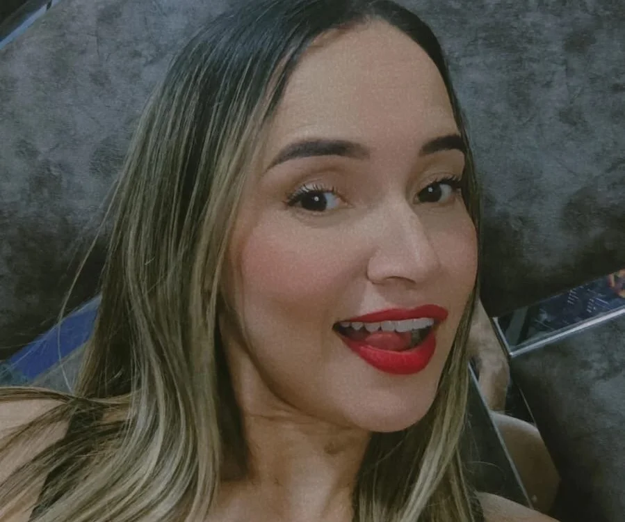 misticaLove Adlı Modelin Çevrimdışı Sohbet Odası
