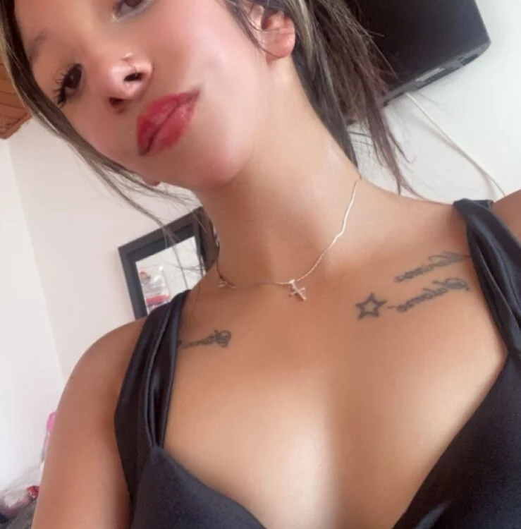 mia_fox_1 offline XXX-chat