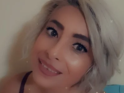 BellaBellaHot webcam livesex profile in average cams