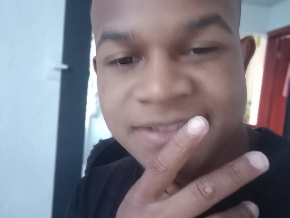 junior23mo's Offline Chat Room