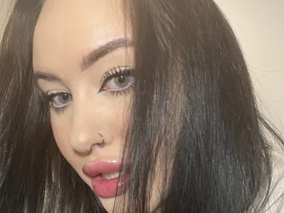 KiraSunshine on StripChat