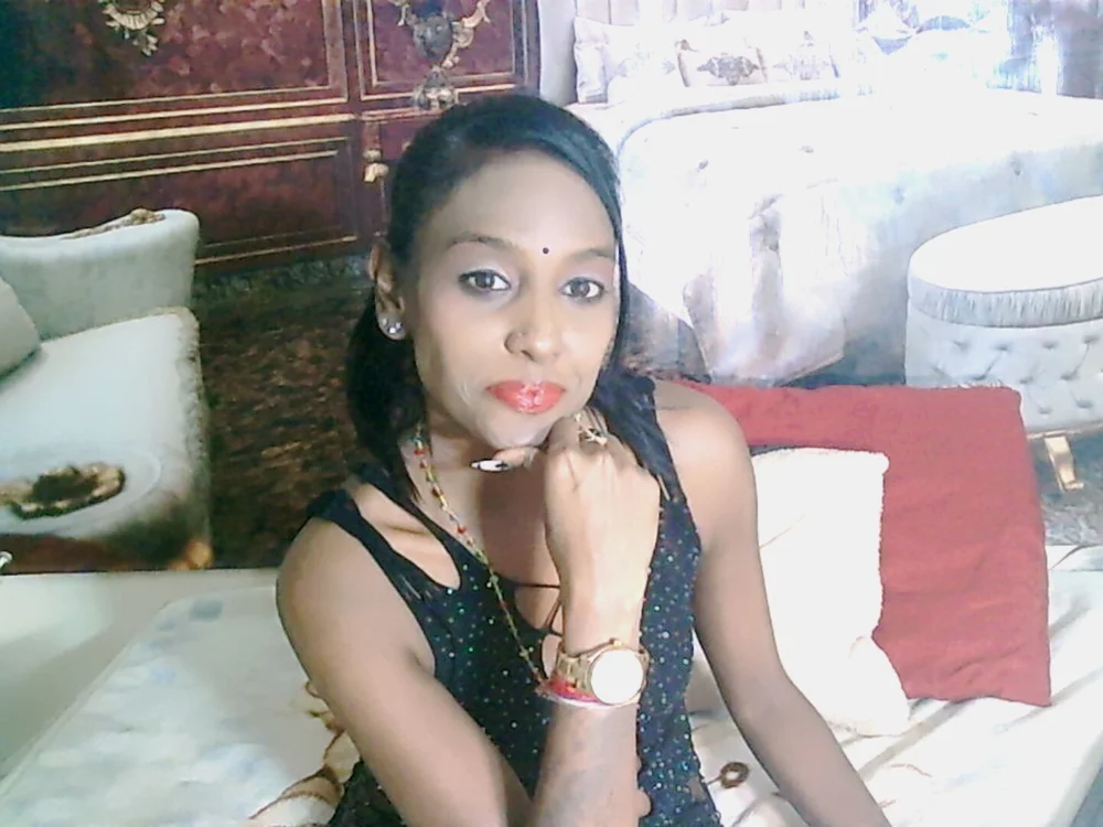 IndianLoveBug's Offline XXX Chat