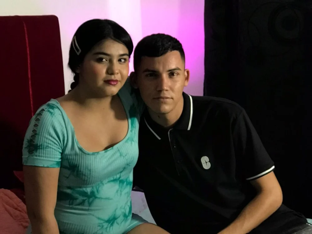 AnthonyMia's Offline Chat Room