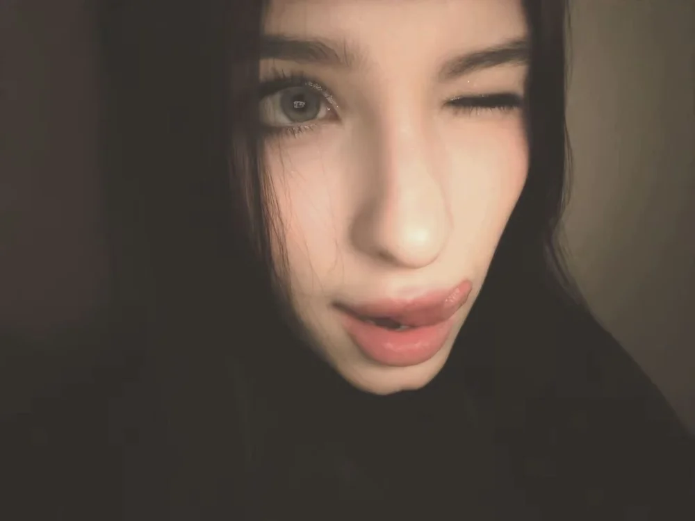 Yuna_2288's Offline XXX Chat