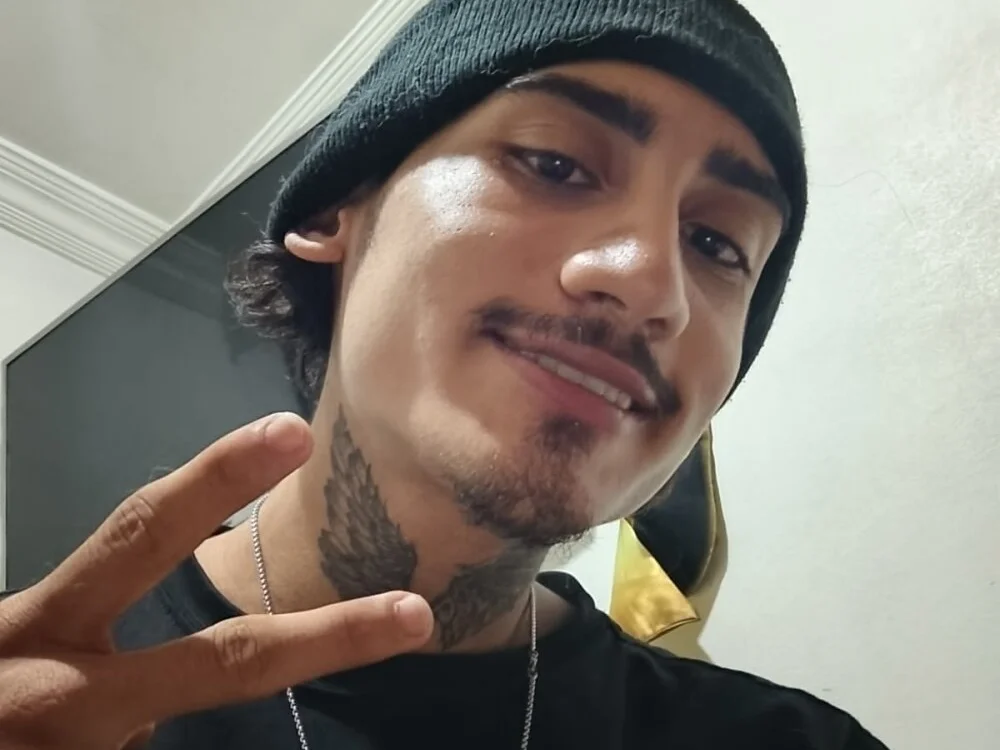 Mr_Strike Chat XXX offline