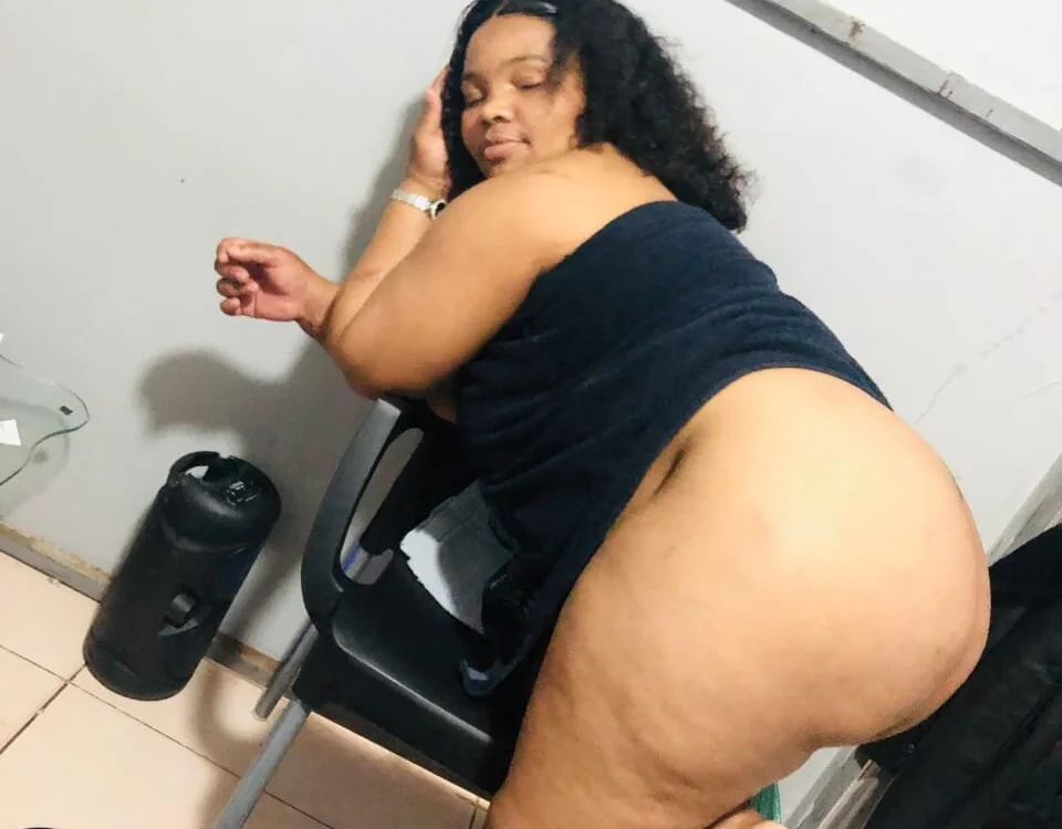 Offline chatovací místnost ebonyqueenbabe