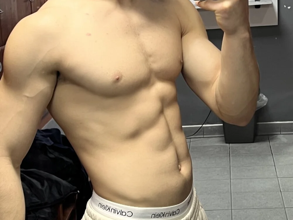 Lucasray20n Offline XXX chat