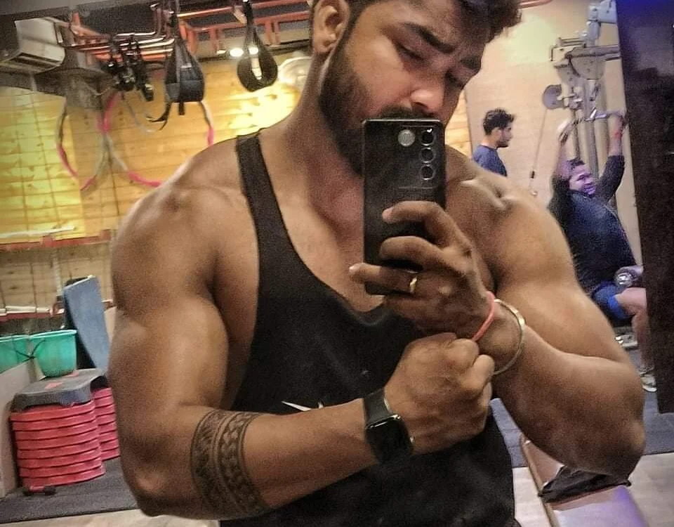 vick1432 Adlı Modelin Çevrimdışı XXX Sohbeti