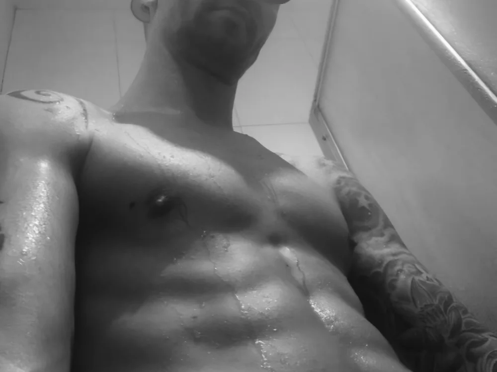 spanishsexyboy Offline XXX-Chat