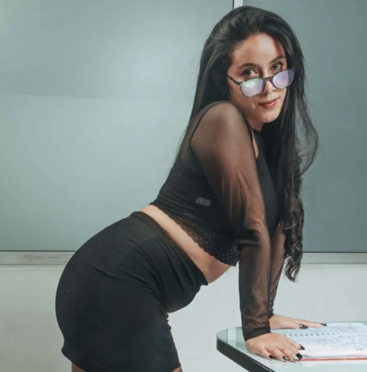 Camila_IRoose Chat XXX offline