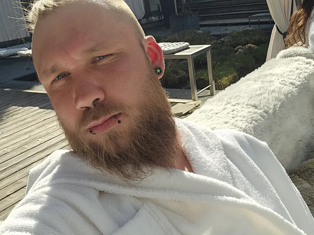Mr_Kinky93 offline chatrum