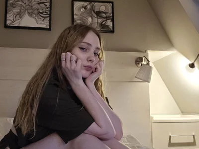 SoniaScott - squirt white